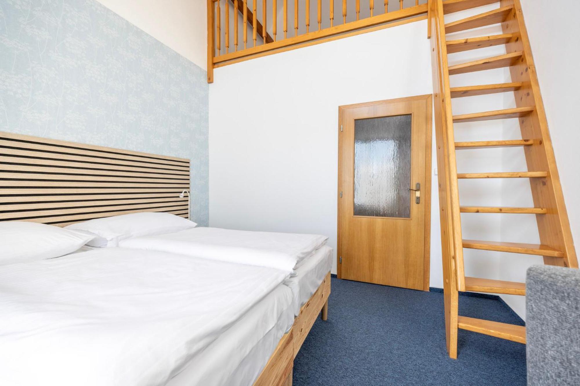 Marina Vltava Hotel Nelahozeves Bagian luar foto