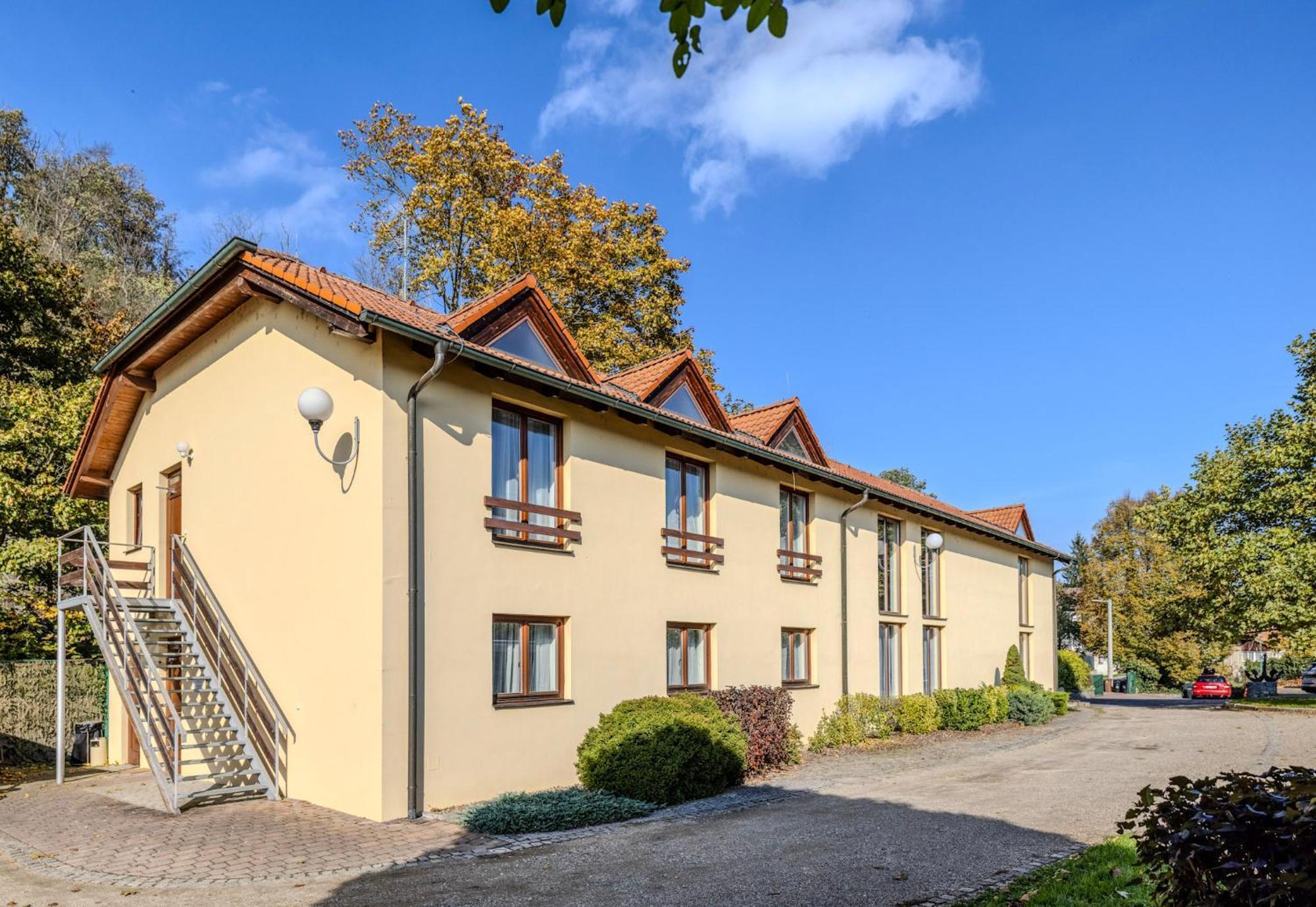Marina Vltava Hotel Nelahozeves Bagian luar foto